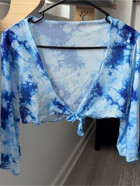 Blue tie-dye long sleeve crop top with tie detail